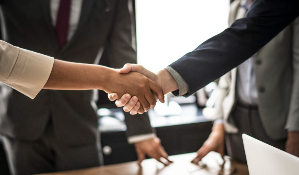 The Cover Letter is Dying.  Make way for the LinkedIn DM: featured image for Tony McBride's career coaching article for mid to senior professionals in the UK and Ireland